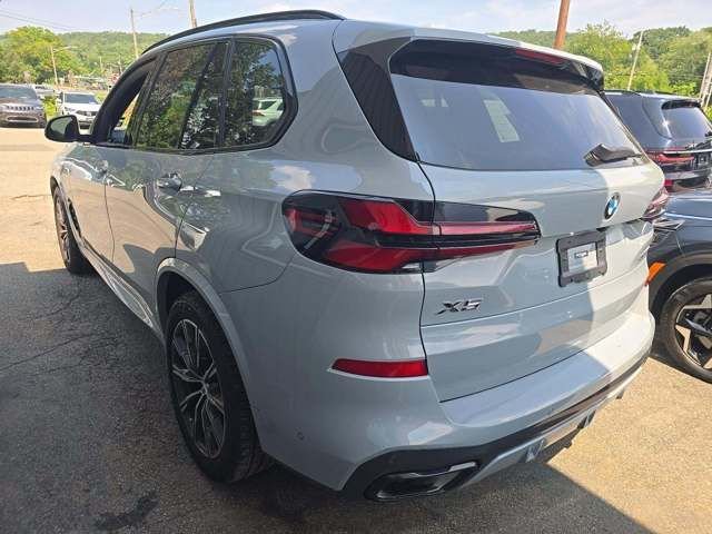 Used 2024 Gray Metallic BMW sDrive40i image 3