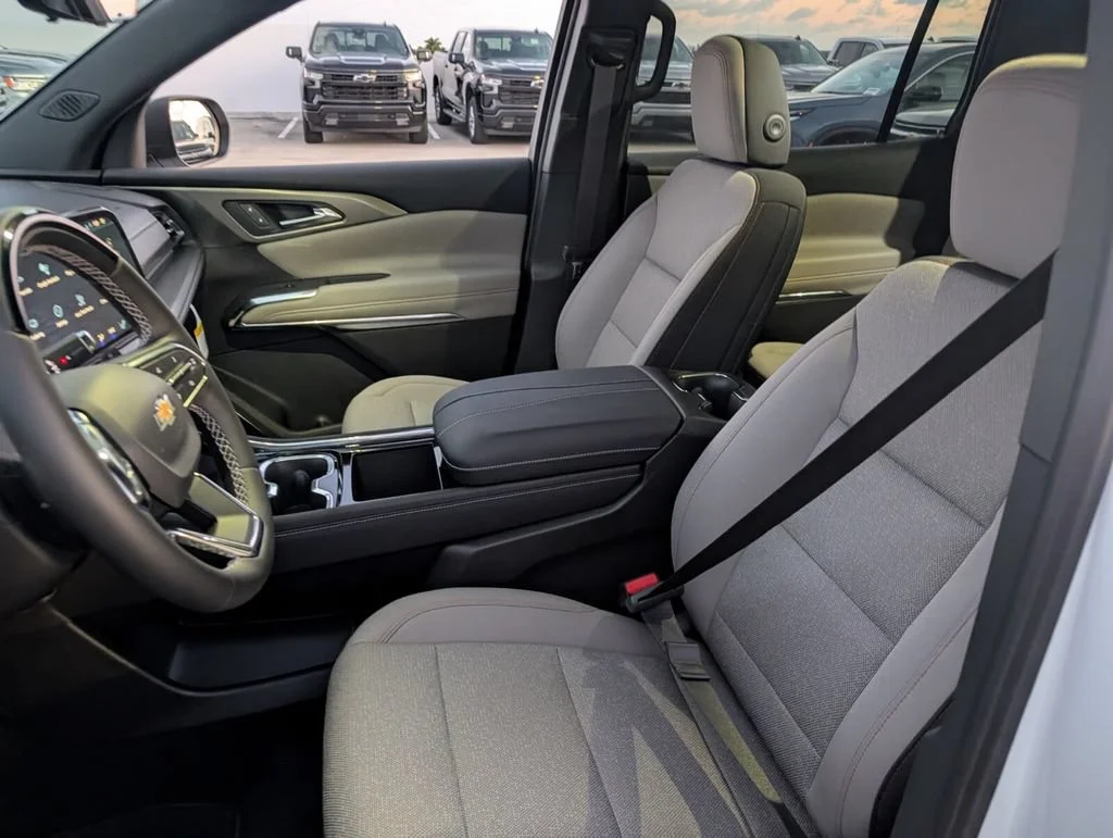 New 2026 Summit White Chevrolet LT image 6