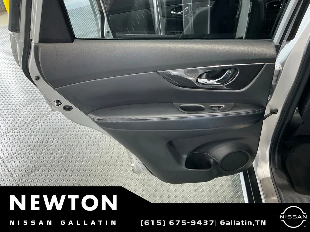 Used 2020 Brilliant Silver Metallic Nissan SV image 38