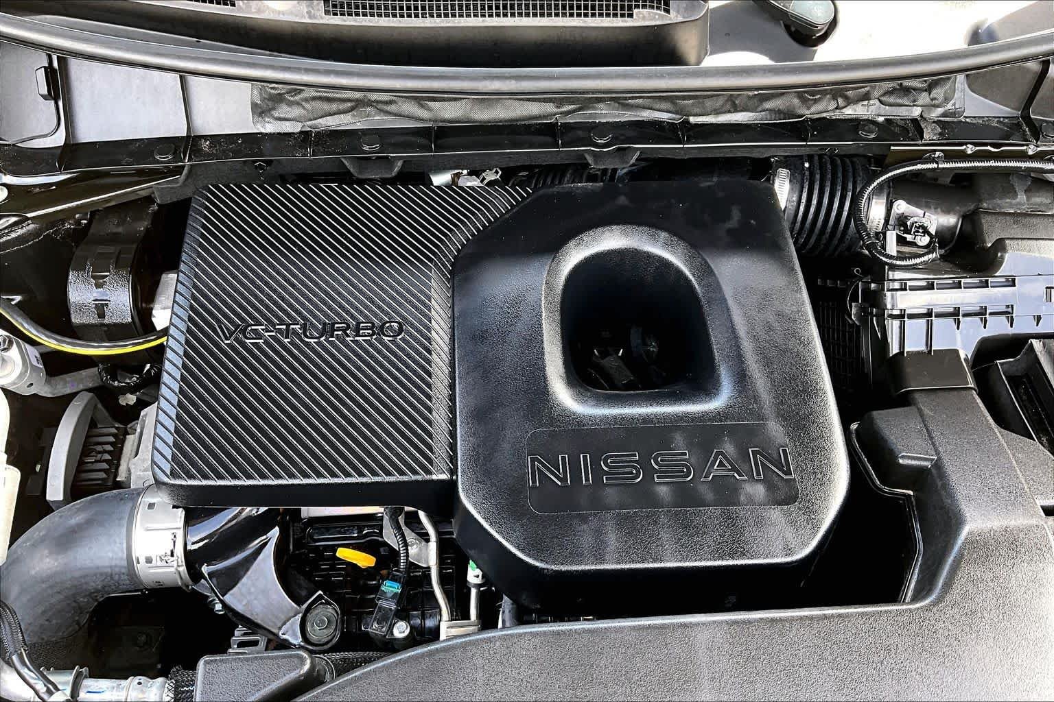 Used 2025 Super Black Nissan Platinum image 33