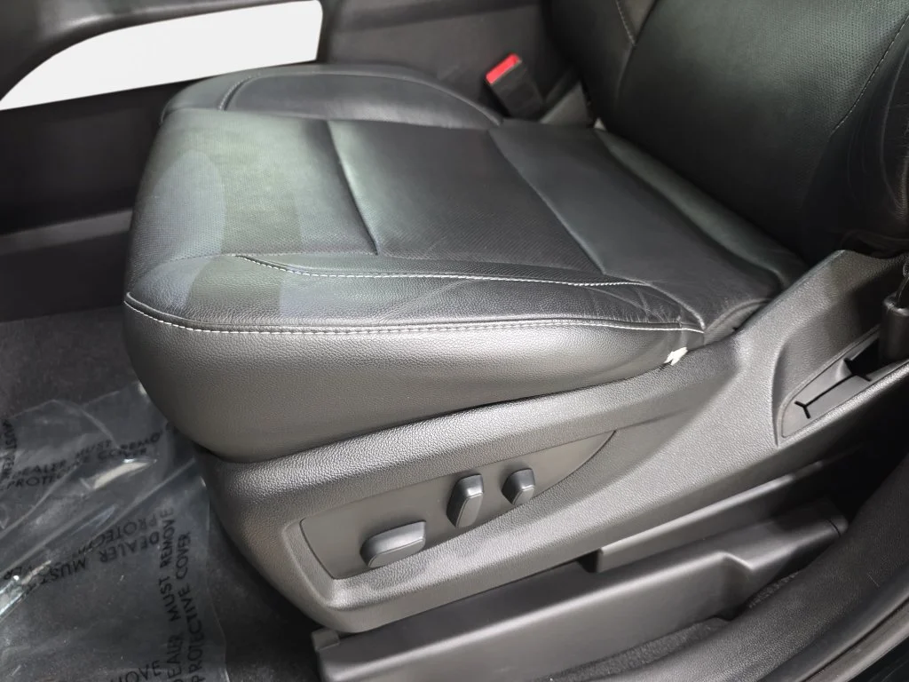 Used 2020 Black Chevrolet Premier image 29