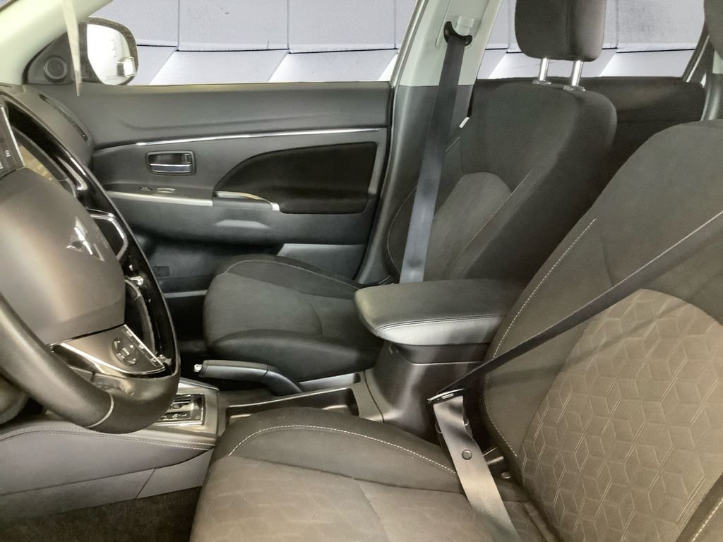 Used 2020 Silver Mitsubishi 2.0 SE image 7