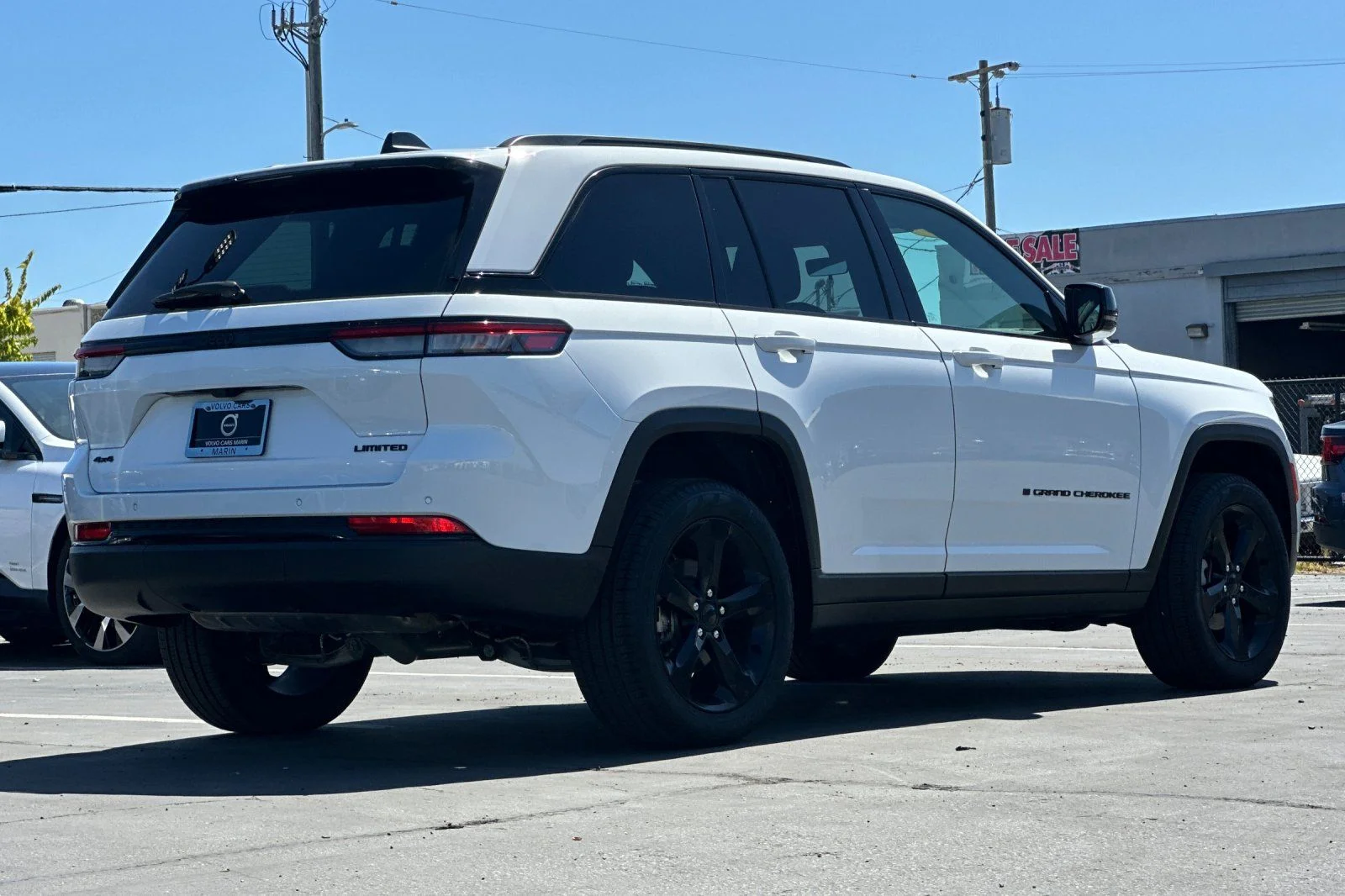 Used 2025 Bright White Clearcoat Jeep Limited image 2