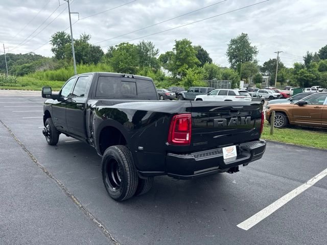 New 2026 Diamond Black Crystal Pearl-Coat Exterior Paint RAM Big Horn image 5