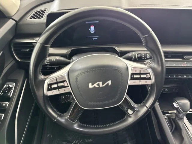 Used 2025 Black Kia S image 25