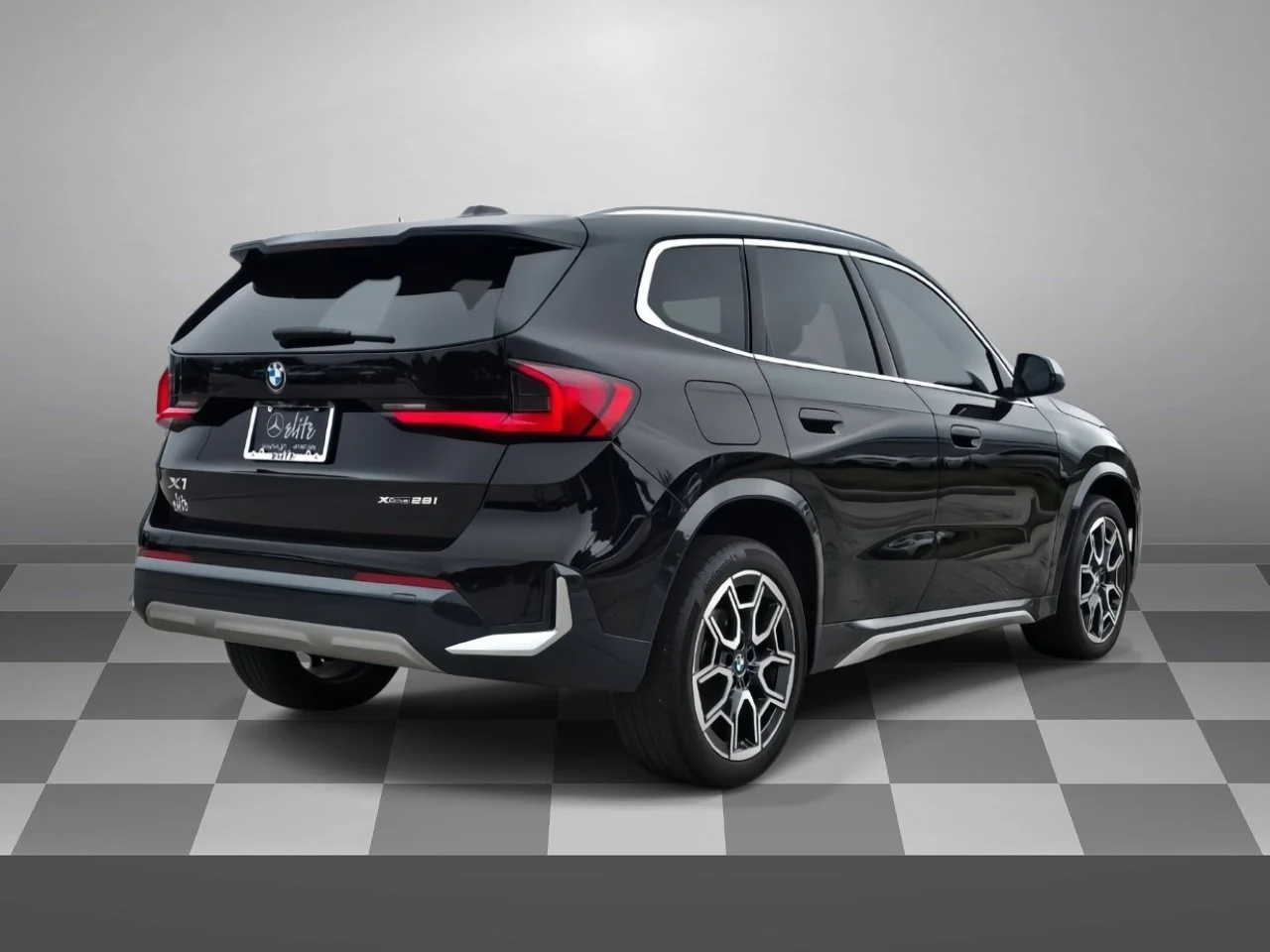 Used 2024 Jet Black BMW xDrive28i image 5