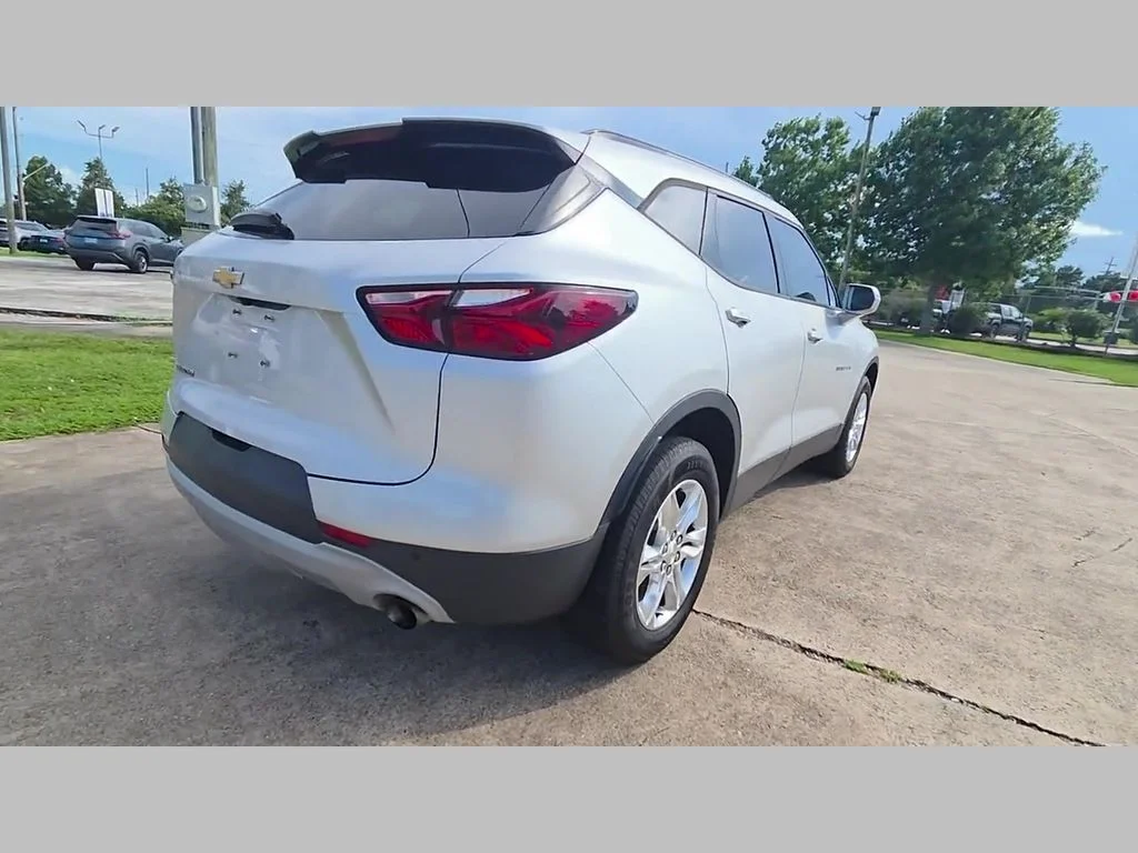 Used 2019 Silver Chevrolet Base image 39