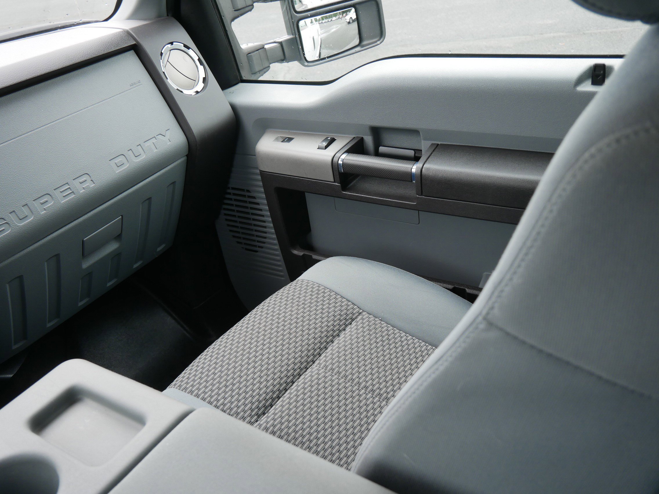 Used 2016 White Ford XLT image 17