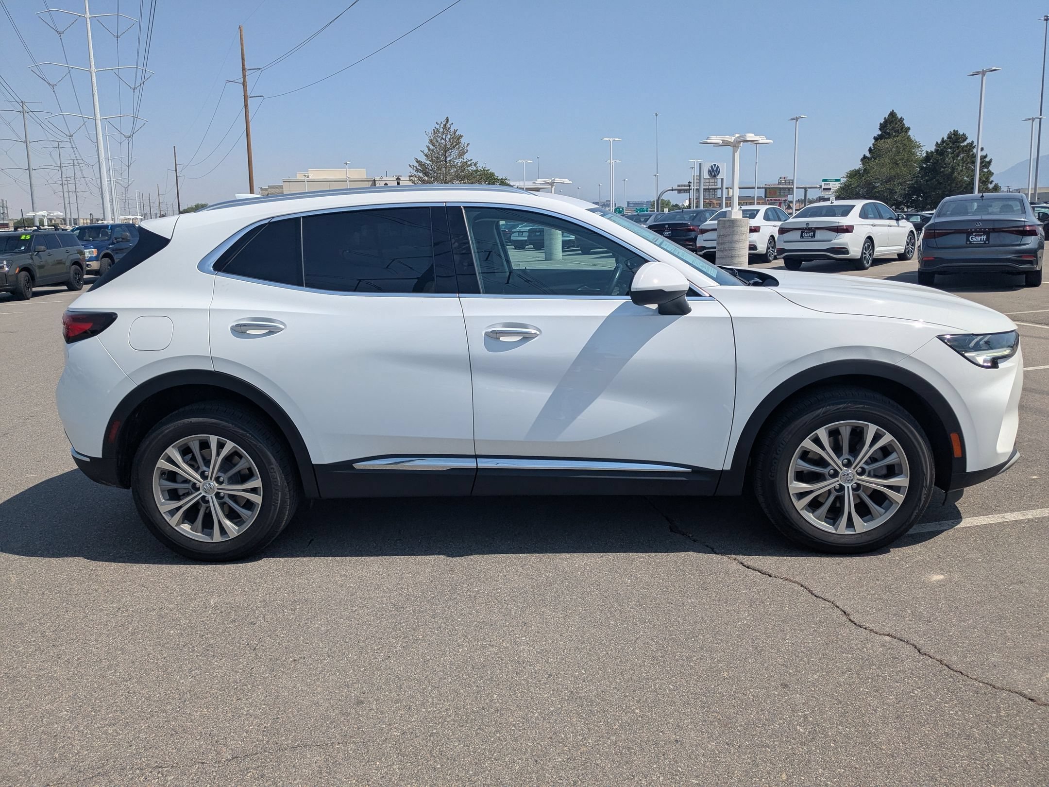 Used 2022 Summit White Buick Preferred image 2