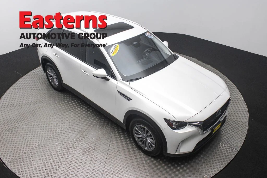 Used 2024 White Mazda Preferred image 3