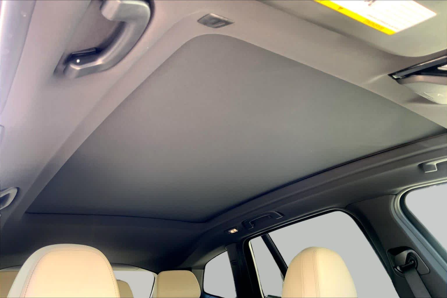 Used 2023 Phytonic Blue Metallic BMW xDrive30i image 13
