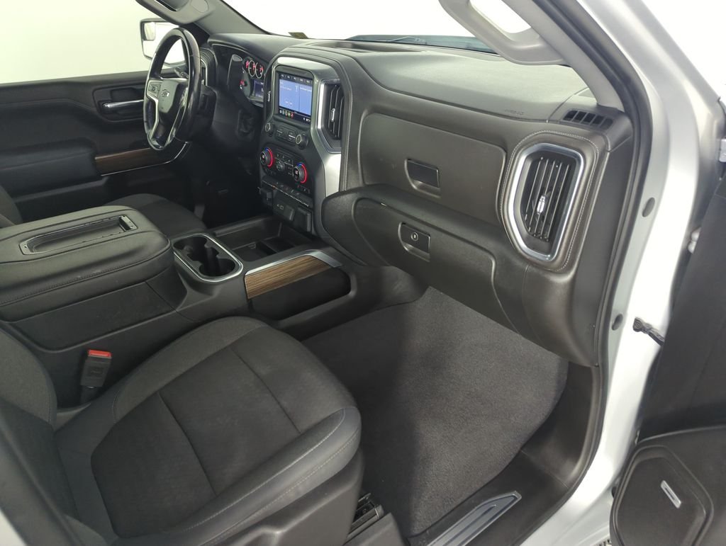 Used 2019 Silver Chevrolet RST image 33