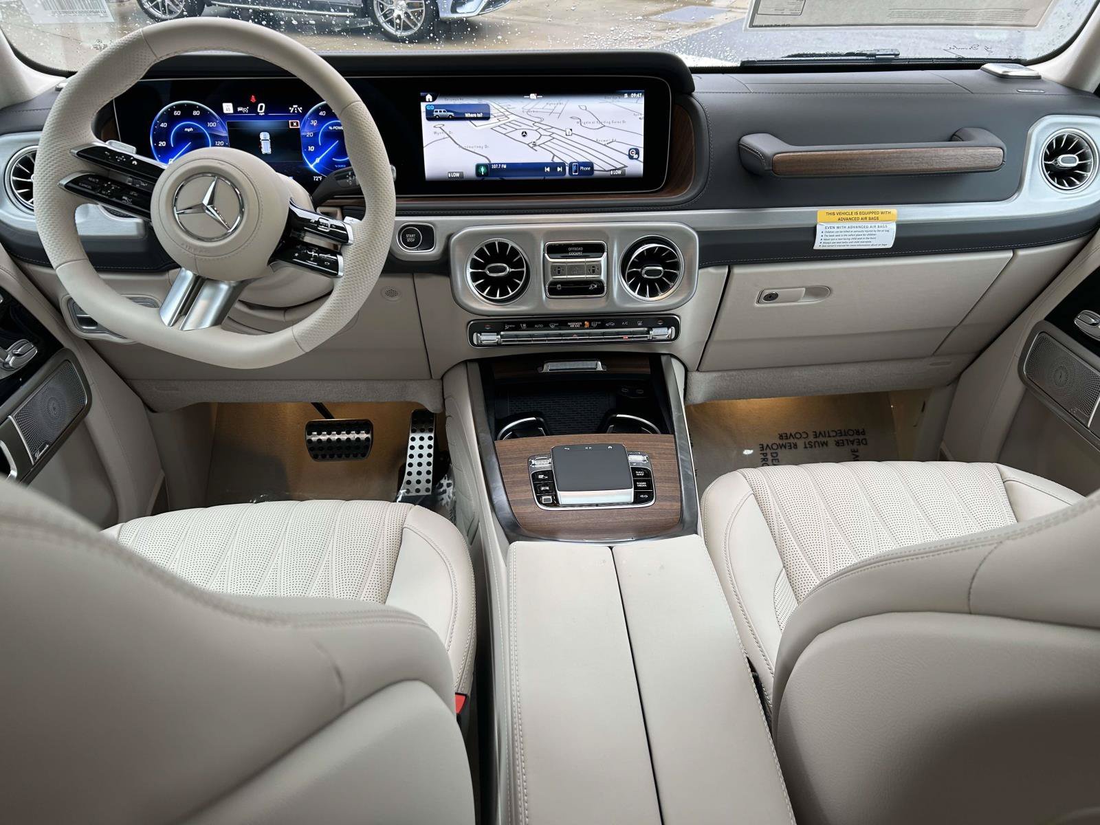 New 2027 MANUFAKTUR Moonlight White Metallic Mercedes-Benz G 580e SUV image 22