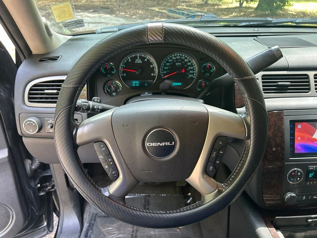Used 2014 Black GMC Denali image 22