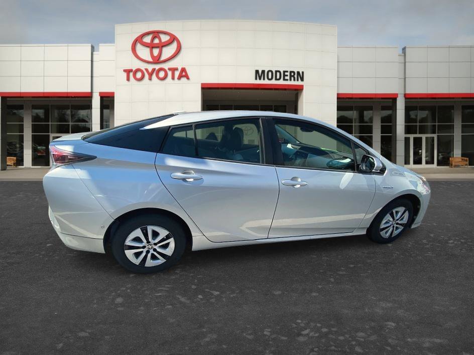 Used 2018 Classic Silver Metallic Toyota Two image 18
