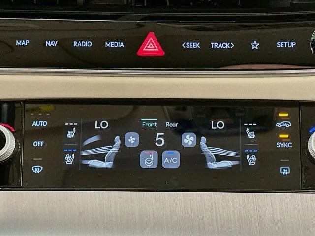 New 2027 White Genesis 2.5T Advanced image 19