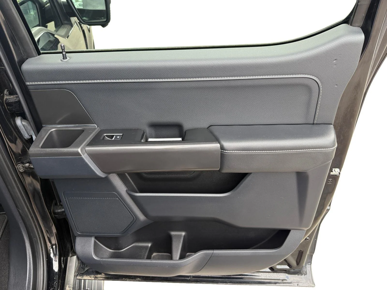 Used 2024 Agate Black Ford XLT image 23