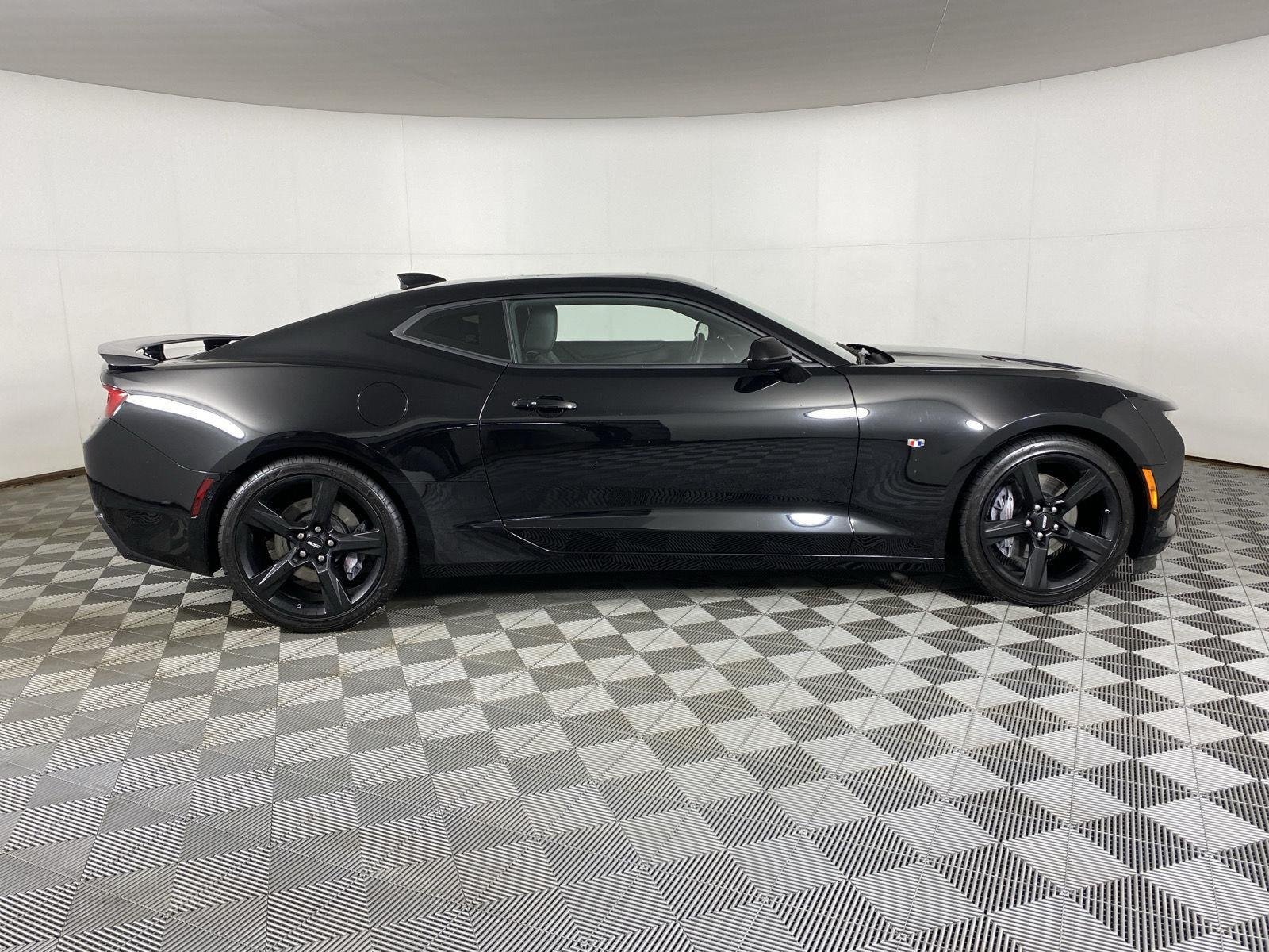 Used 2018 Black Chevrolet 2SS image 8