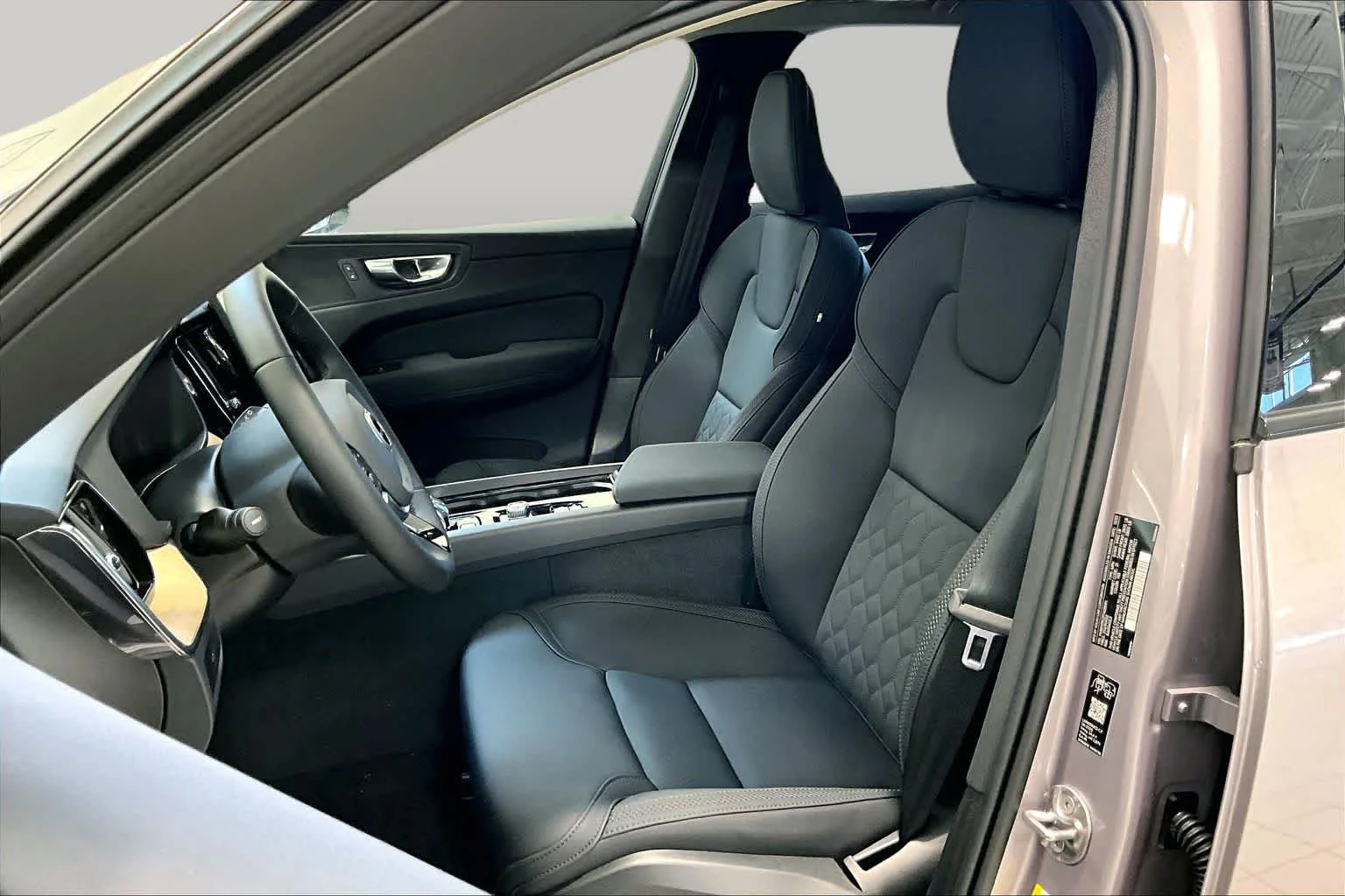New 2026 Aurora Silver Volvo Plus image 13