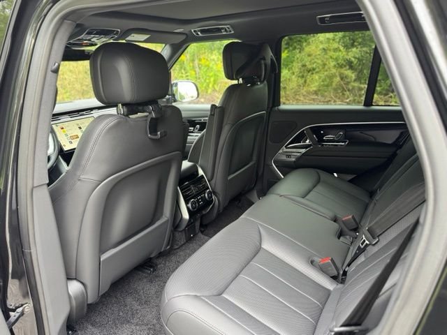 New 2027 Santorini Black Land Rover SE image 12