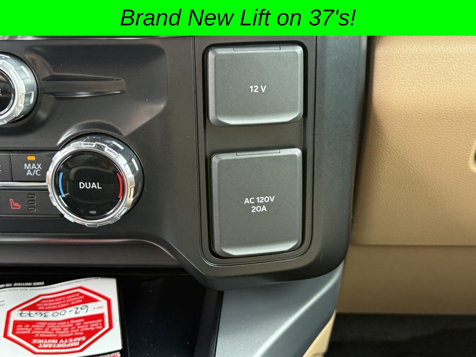 Used 2025 White Ford Lariat image 33