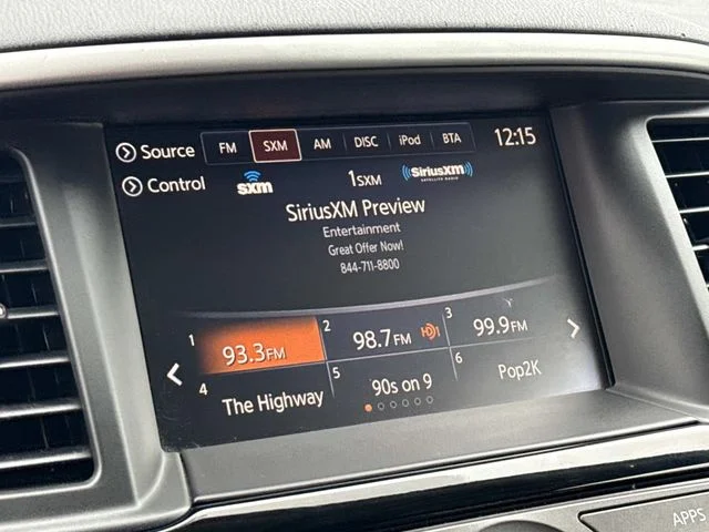 Used 2020 Blue Nissan SV image 3