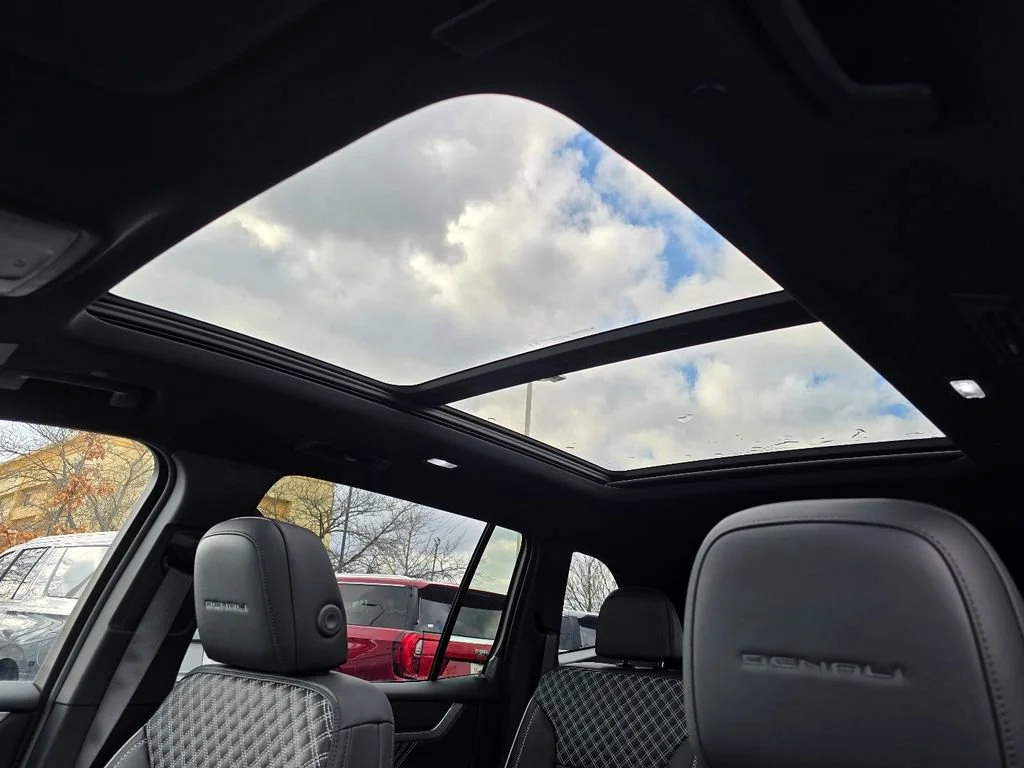 2026 GMC Acadia Denali - Photo 24