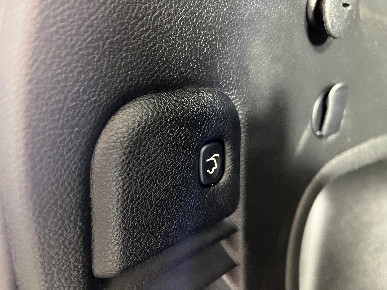 Used 2022 Velvet Red Pearlcoat Jeep Limited image 28