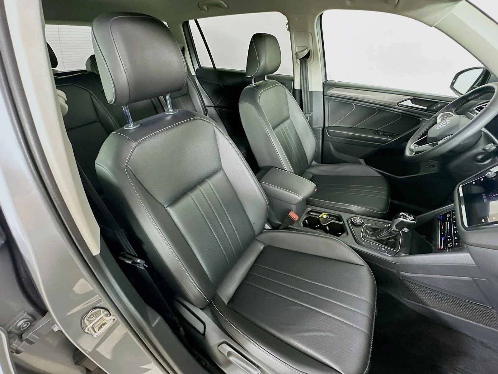 Used 2022 Silver Volkswagen  image 42