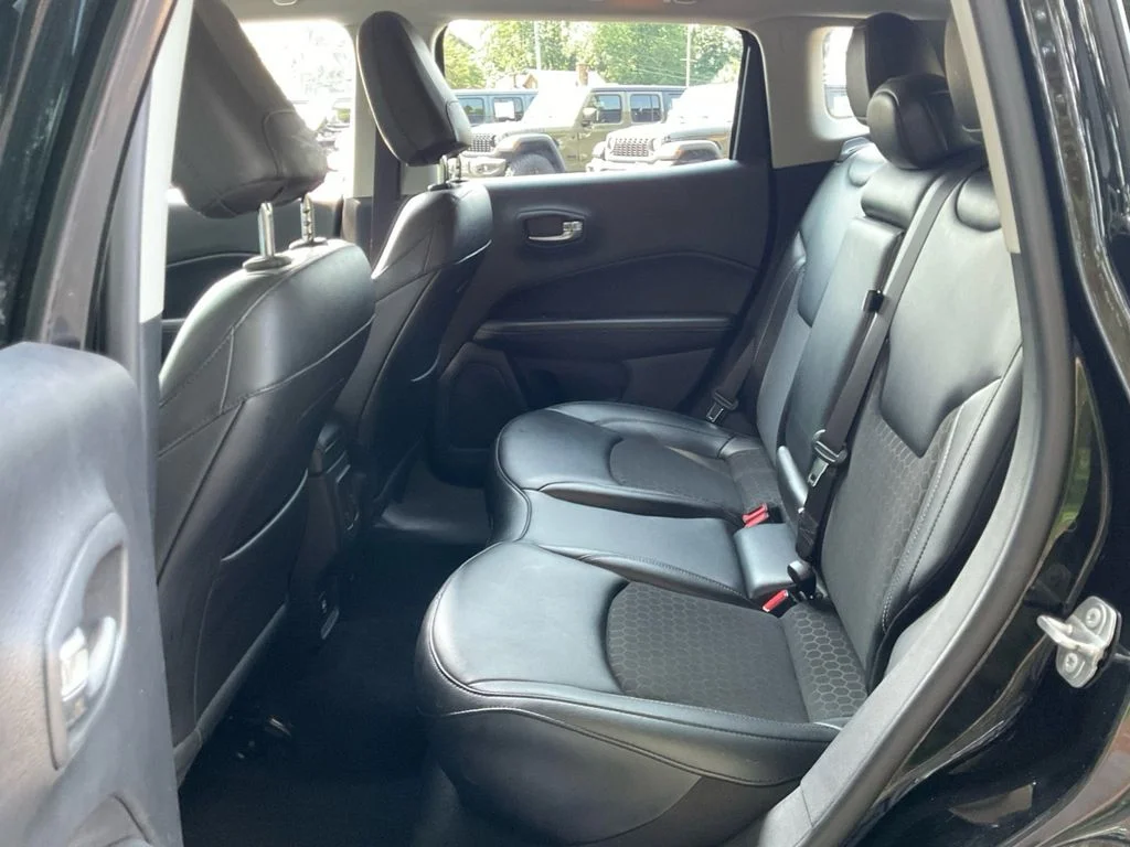 Used 2021 Black Jeep Latitude image 28