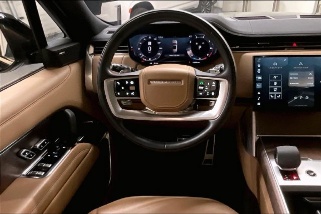Used 2024 Gray Land Rover SE image 4