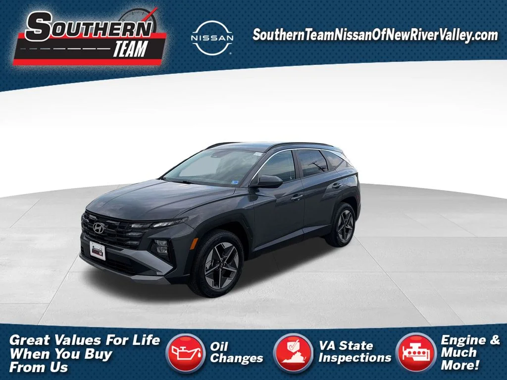 Used 2025 Gray Hyundai SEL image 1