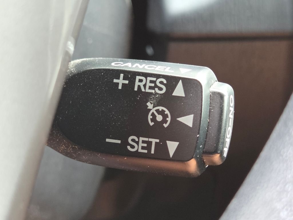Used 2015 Black Toyota Three image 34