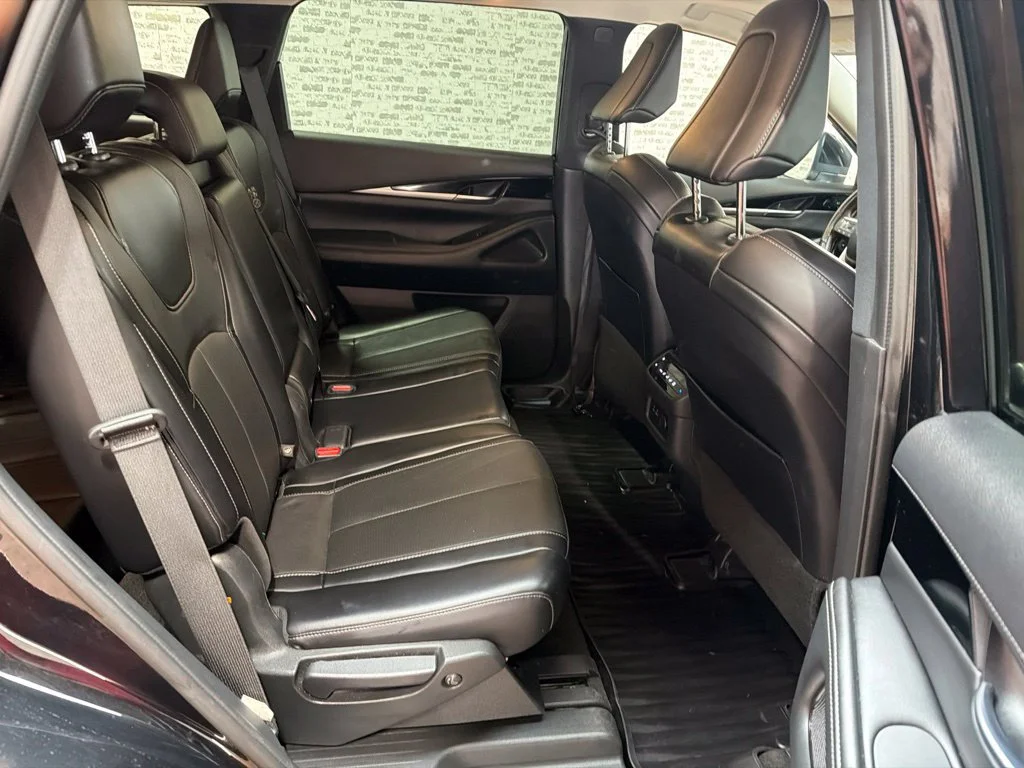 Used 2024 Mineral Black INFINITI PURE image 11