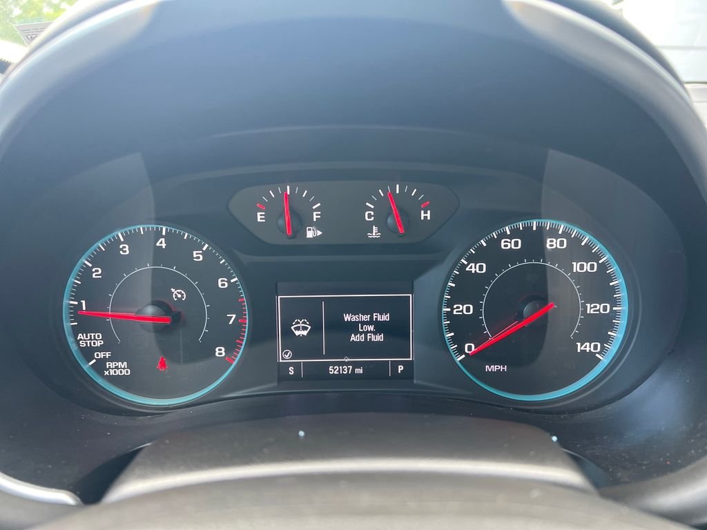 Used 2025 Summit White Chevrolet LT image 16