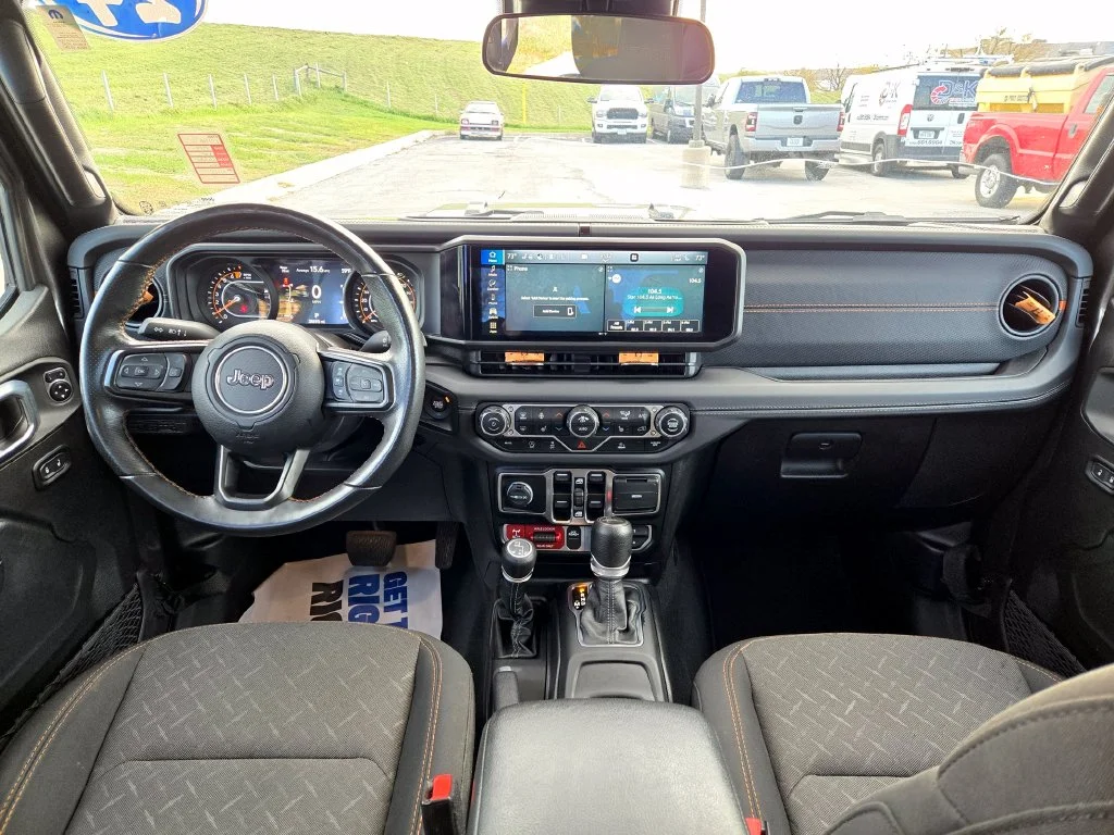 Used 2024 Gray Jeep Mojave image 15