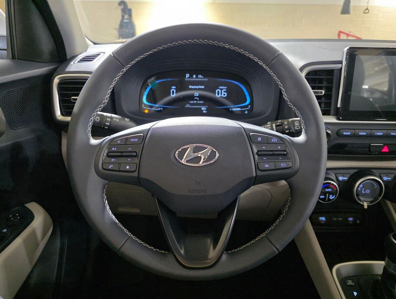 New 2026 Denim w/White Roof Hyundai SEL w/Two-Tone Roof image 29