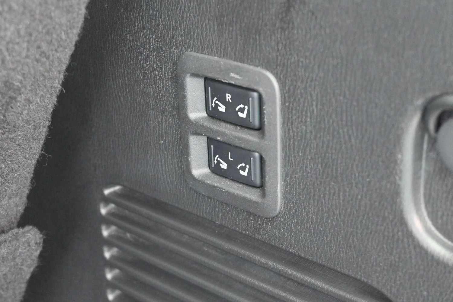 Used 2024 Anthracite Gray INFINITI LUXE image 11