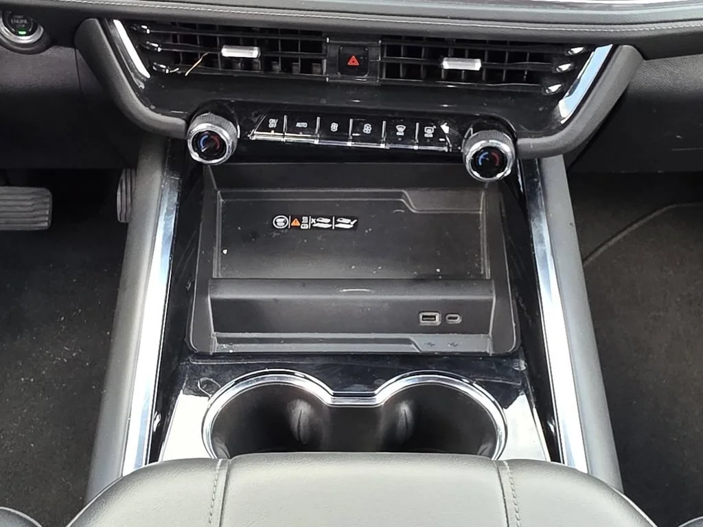 Used 2025 Black Chevrolet LT image 23