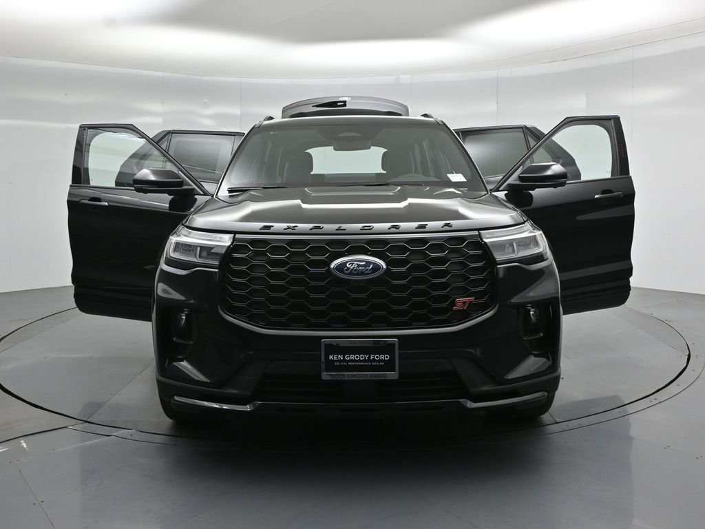 New 2026 Agate Black Metallic Ford ST image 31