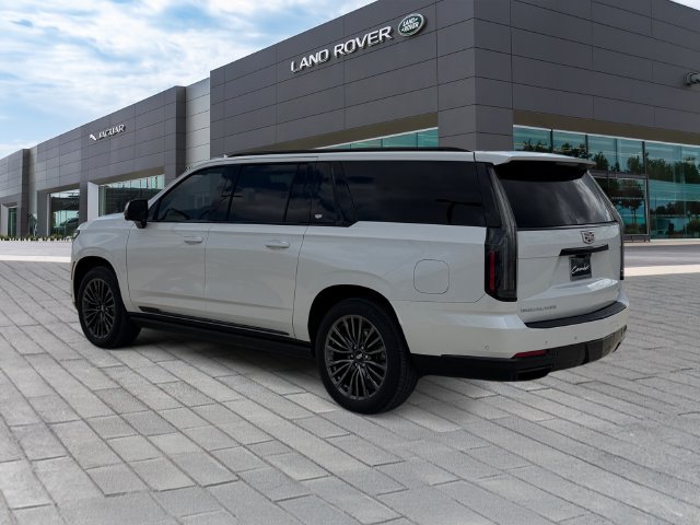 Used 2025 White Cadillac Sport Platinum image 3
