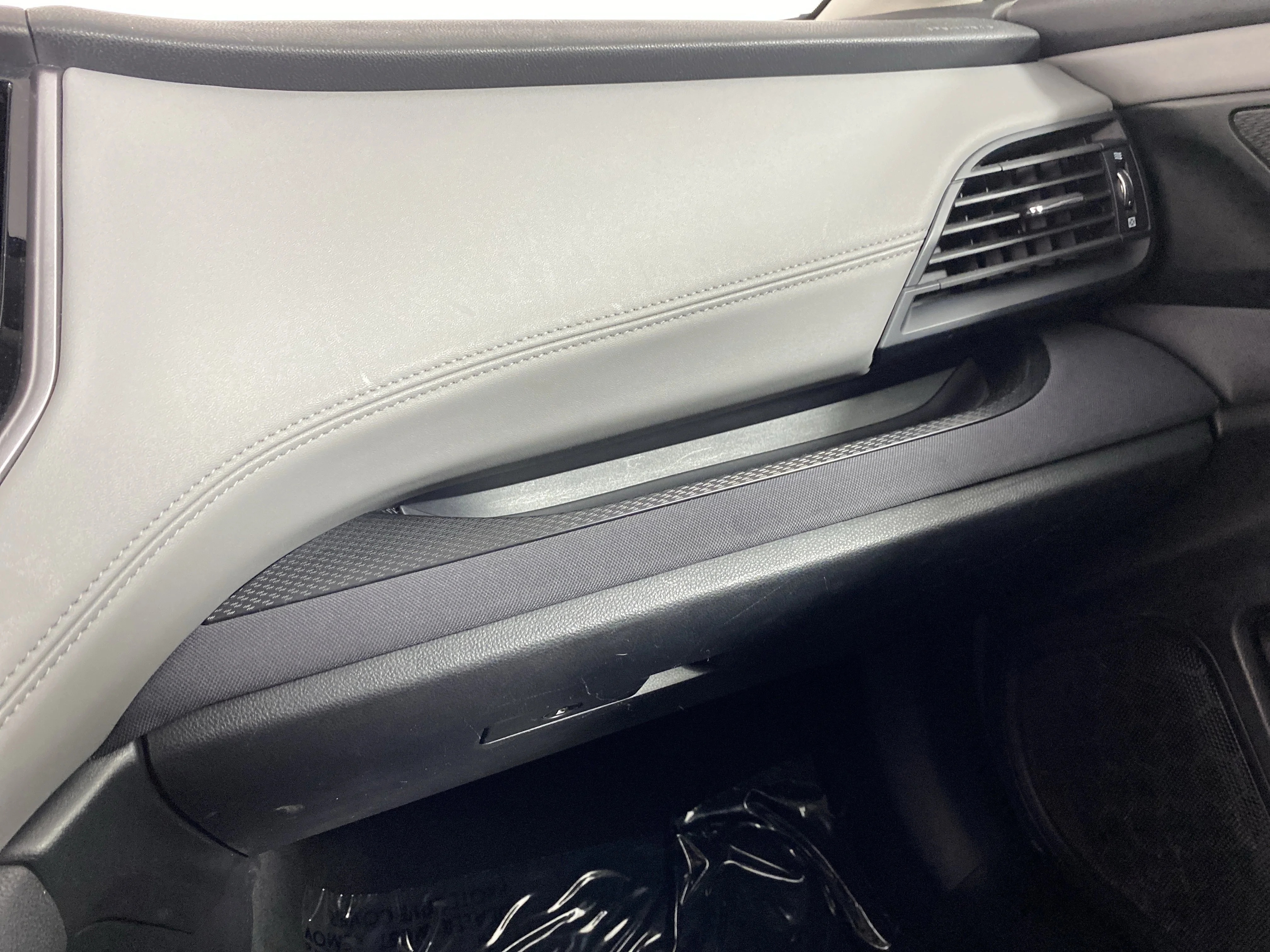 Used 2023 Crystal White Pearl Subaru Premium image 29