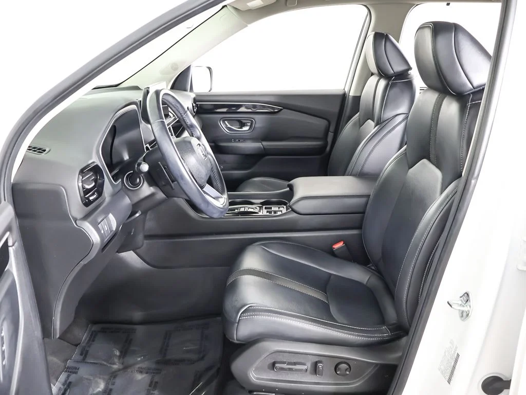 Used 2023 White Honda EX-L image 30