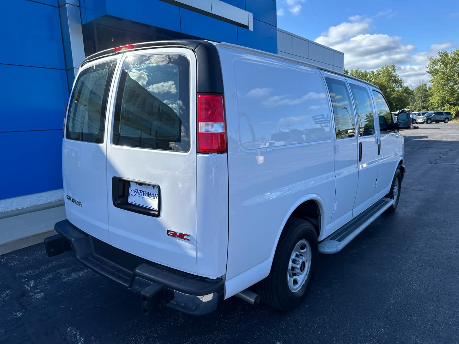 2024 GMC Savana Cargo Work Van - Photo 8