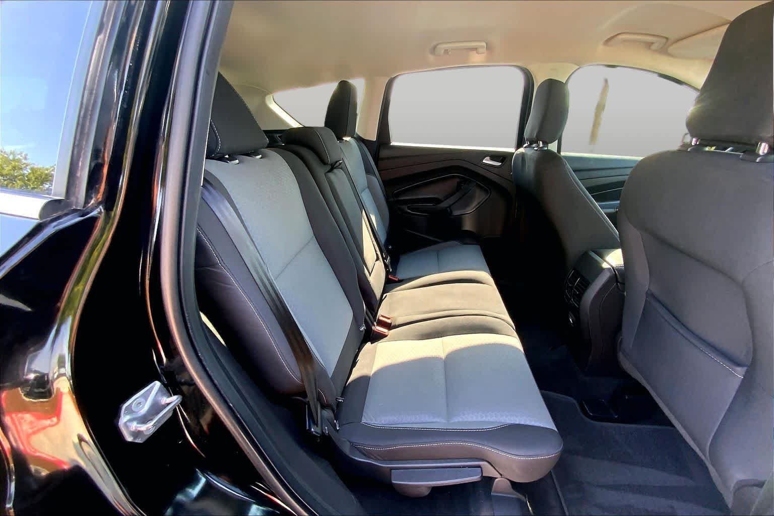 Used 2018 Shadow Black Ford SE image 20