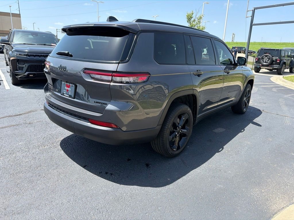 Used 2025 Gray Jeep Limited image 7