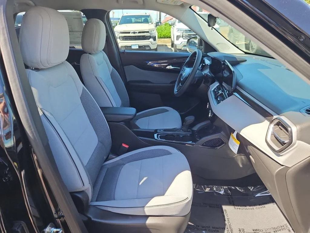 New 2026 Mosaic Black Metallic Chevrolet LT image 28