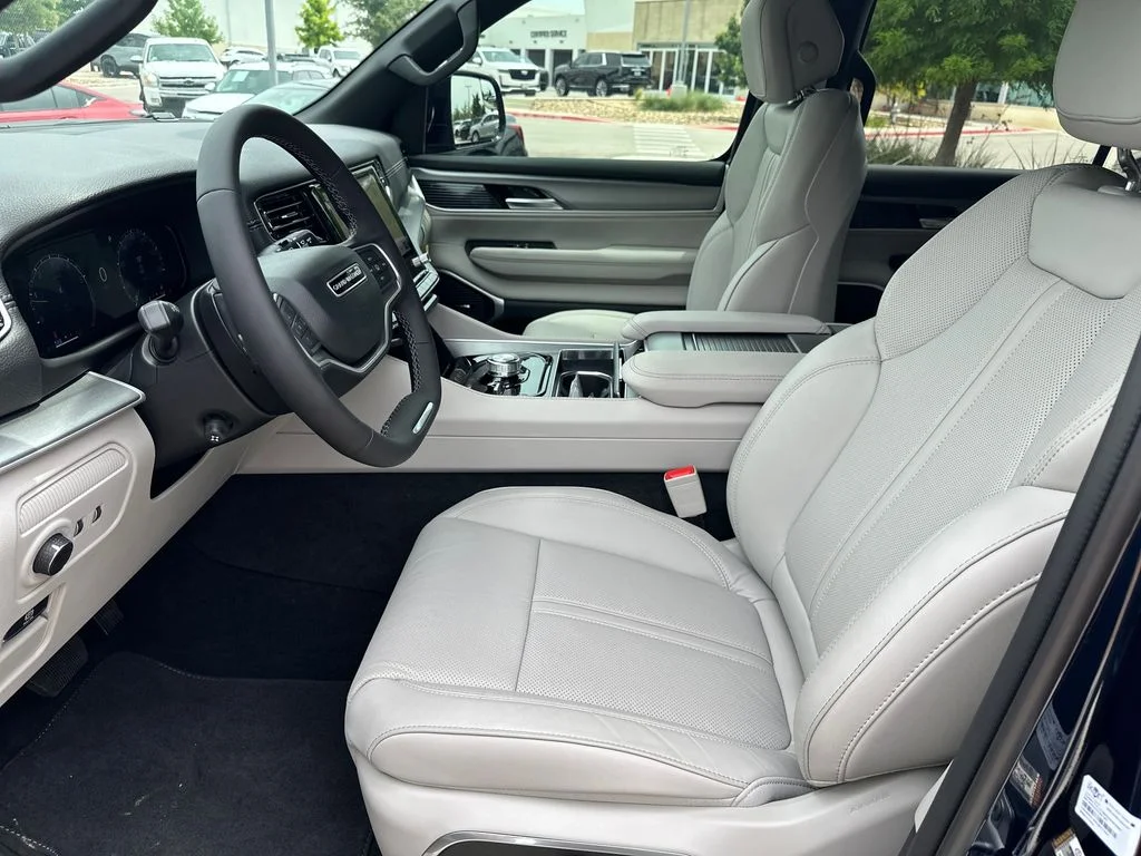 New 2026 Fathom Blue Pearlcoat Jeep  image 19