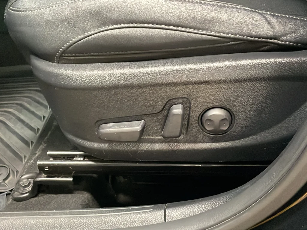 Certified Used 2022 Black Kia SX image 18