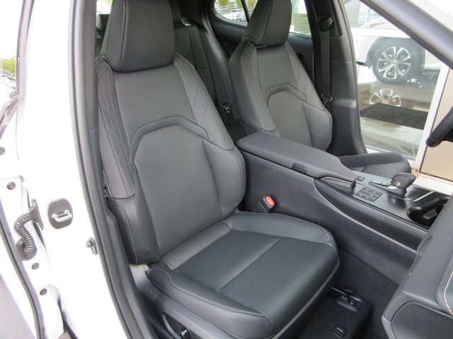 New 2026 Ultra White Lexus 300h Premium image 28